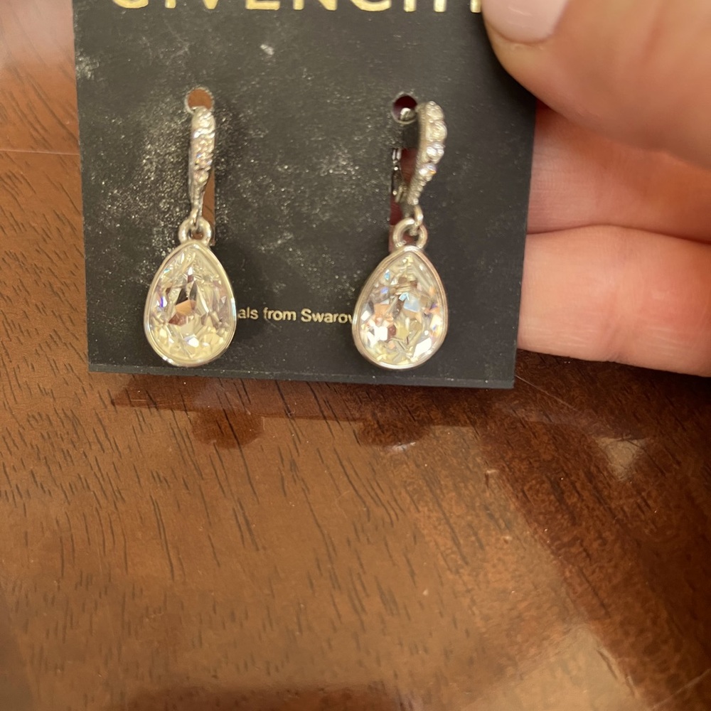 Dangling earrings